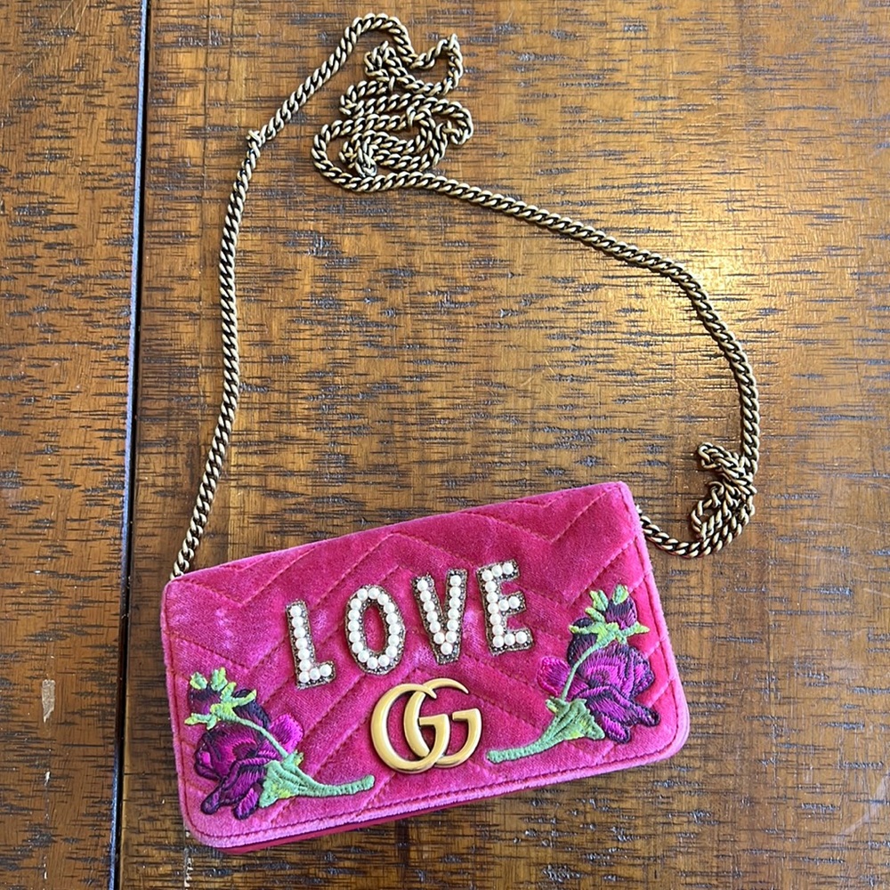 Gucci Fuchsia Love Embroidered Velvet Matelasse GG Marmont Mini Bag - Picture 1 of 16